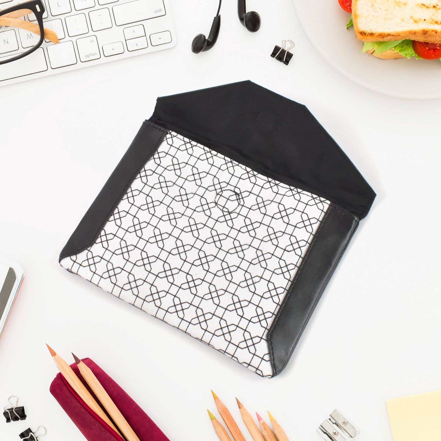 Multipurpose Pouch With Magnetic Lock(1 Pc 1914 Cm)