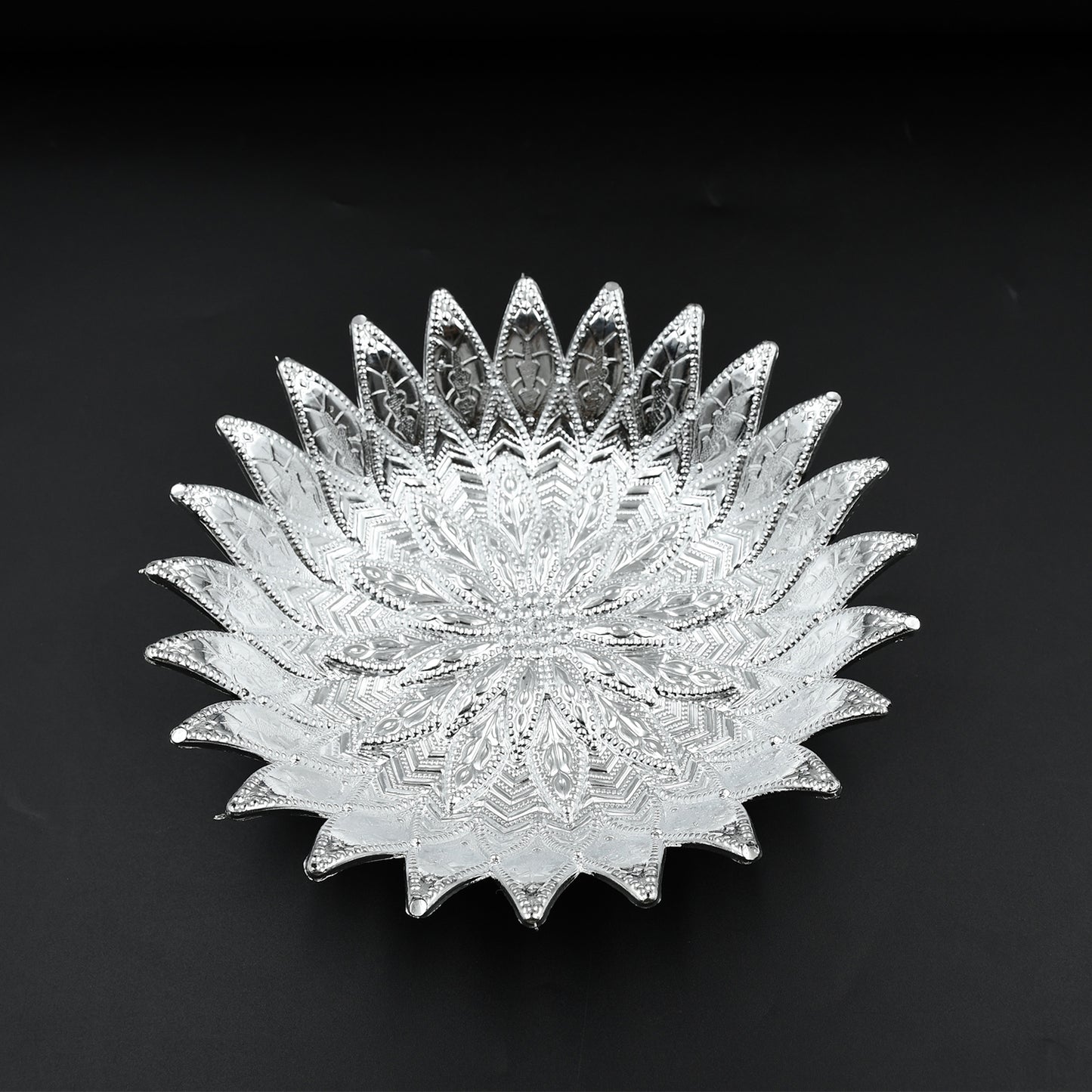 5480 Traditional Design Serving Tray Plastic Silver Finish Serving Tray Multipurpose Tray Decorative Tray Mukhwas Serving Tray (1 Pc )