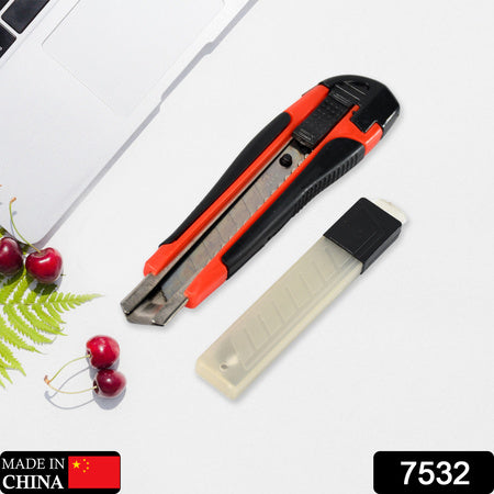 7532 Heavy Duty 18 Mm Cutter Knife Set With Rubbered Handle With Extra Blades Best Use For Office And Home Use