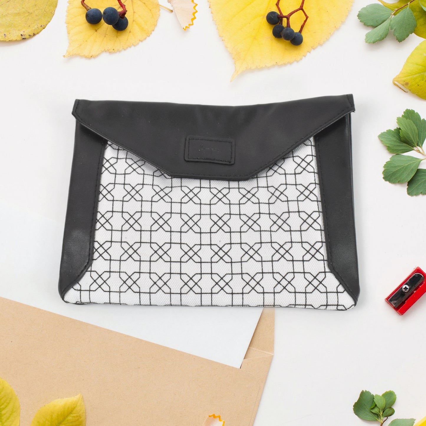 Multipurpose Pouch With Magnetic Lock(1 Pc 1914 Cm)