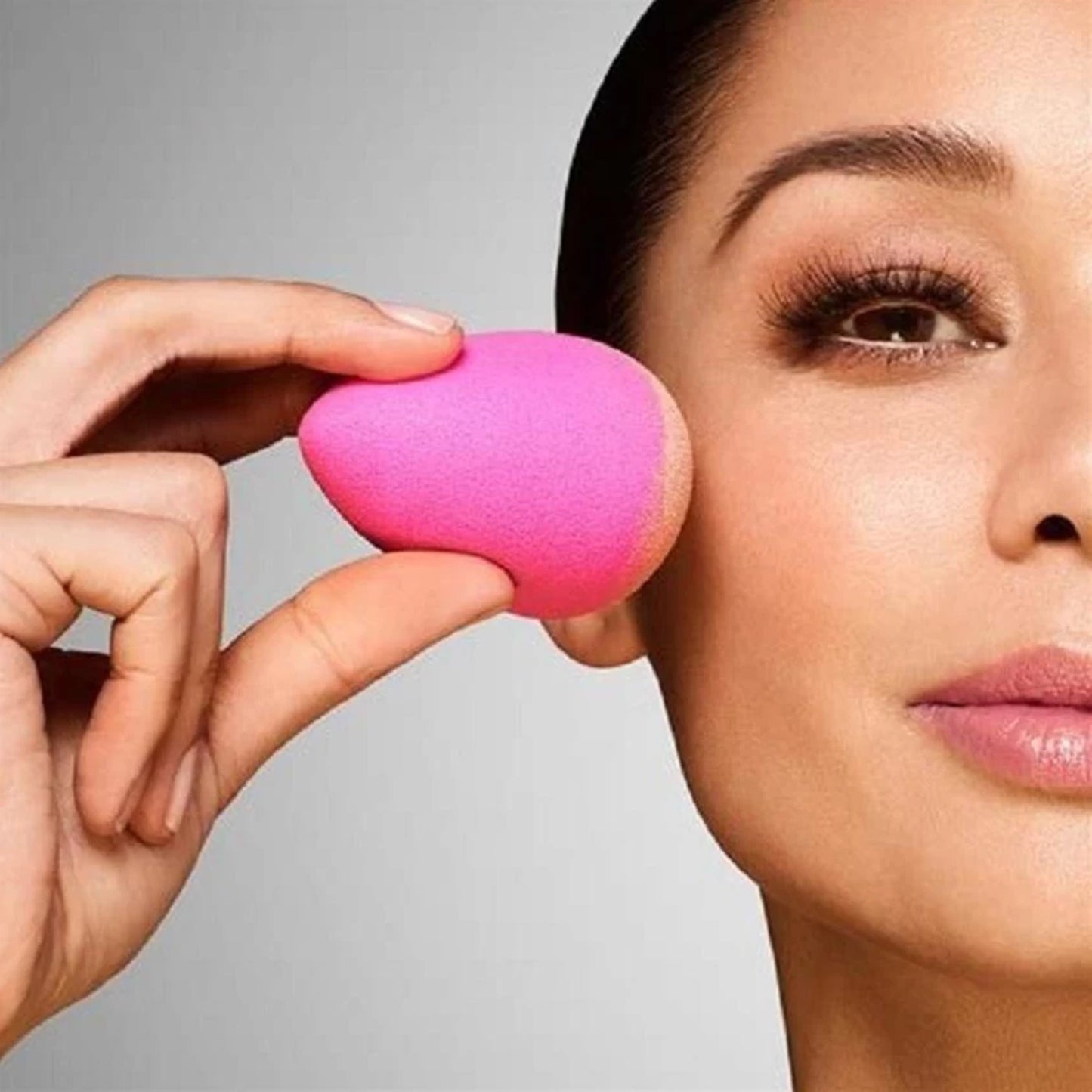 Makeup Sponge For Blending Liquid Foundations Powders And Creams (Multicolor 1 Pc)