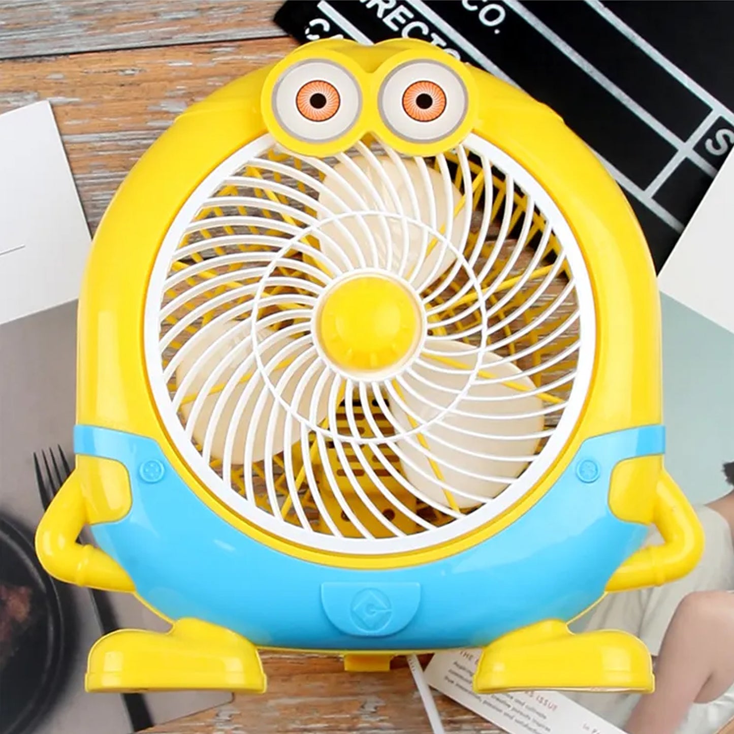 6464 Plastic Cute Mini Cartoon Electric Usb Fan Desk Fan For Children (Battery Not Include)